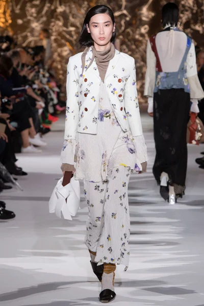 Look 29